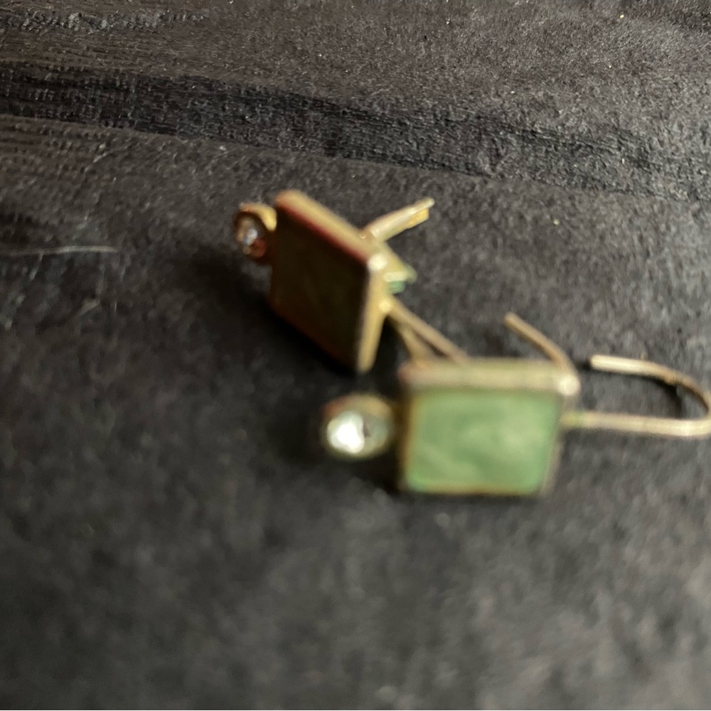 Torquoise pierced earrings. Flip closure